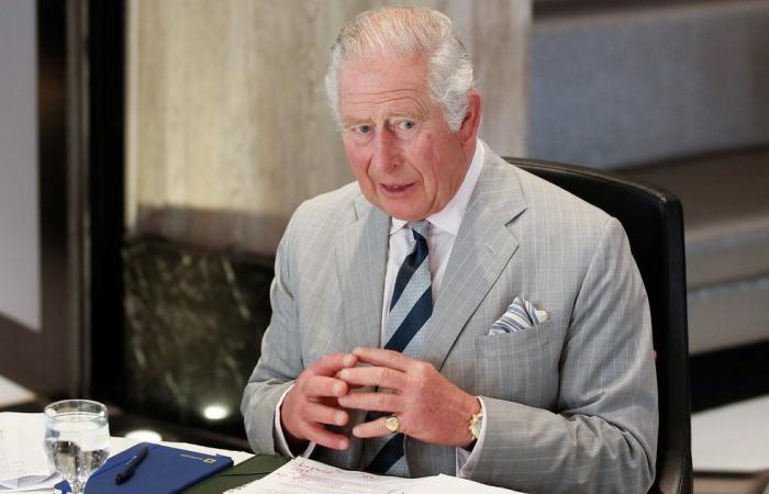 The reason for Charles III’s swollen fingers has been revealed: it can happen to anyone