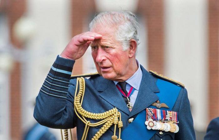Fans of King Charles III worried about his health: what happened to the monarch’s hands? | Names