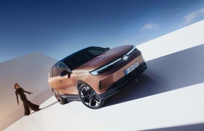 Opel presents the stunning new generation Grandland SUV